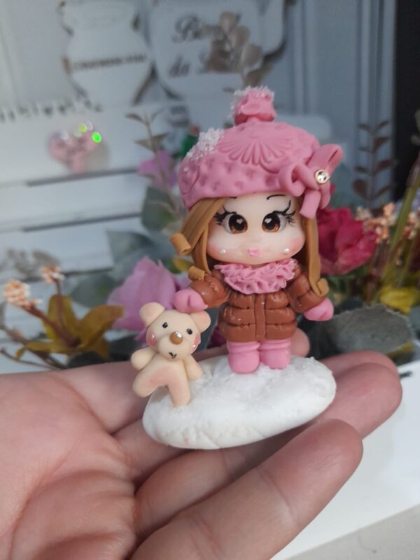 Enfeite de Chima - Bonequinha Inverno com Ursinho