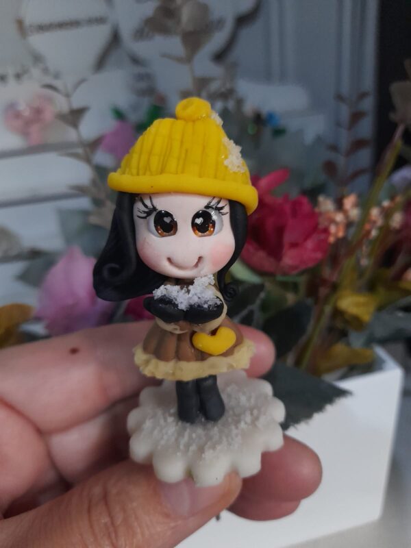 Enfeite de chima- Bonequinha com neve
